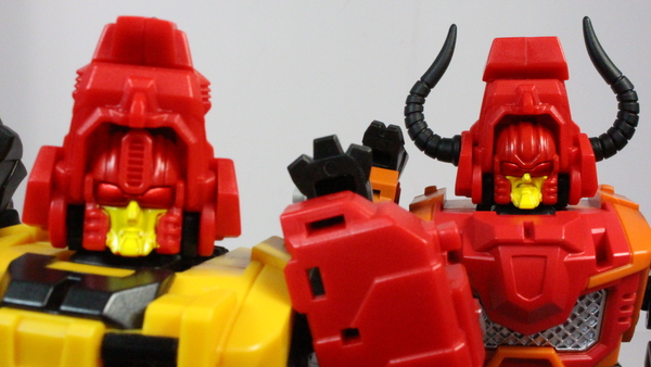 Transformers Mastermind Creations Headstrong R05 Fortis Video Review Shartimus Prime Image  (28 of 45)
